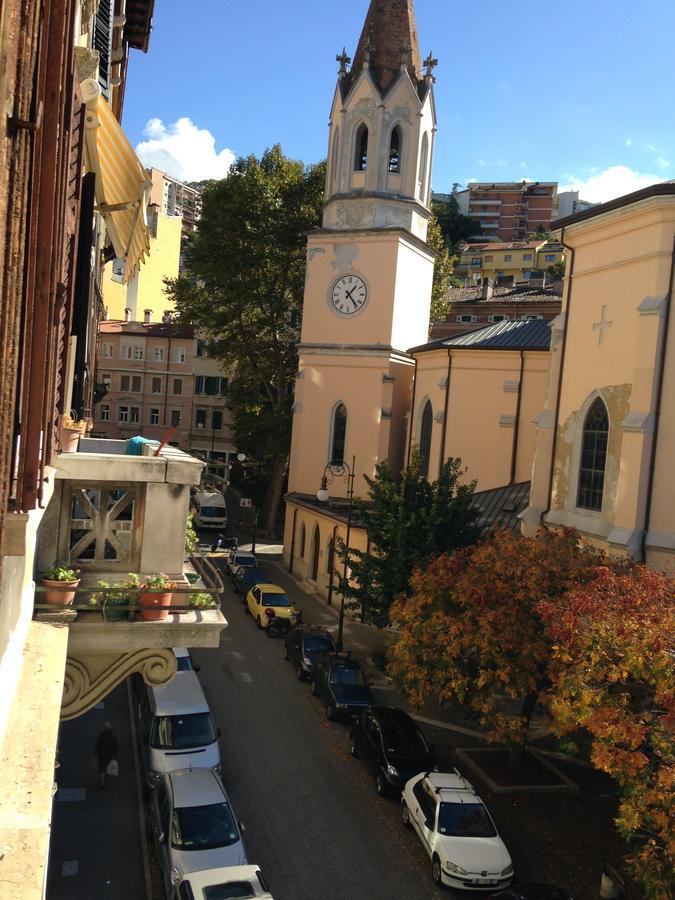 B&B Tra I Rivi Trieste Esterno foto